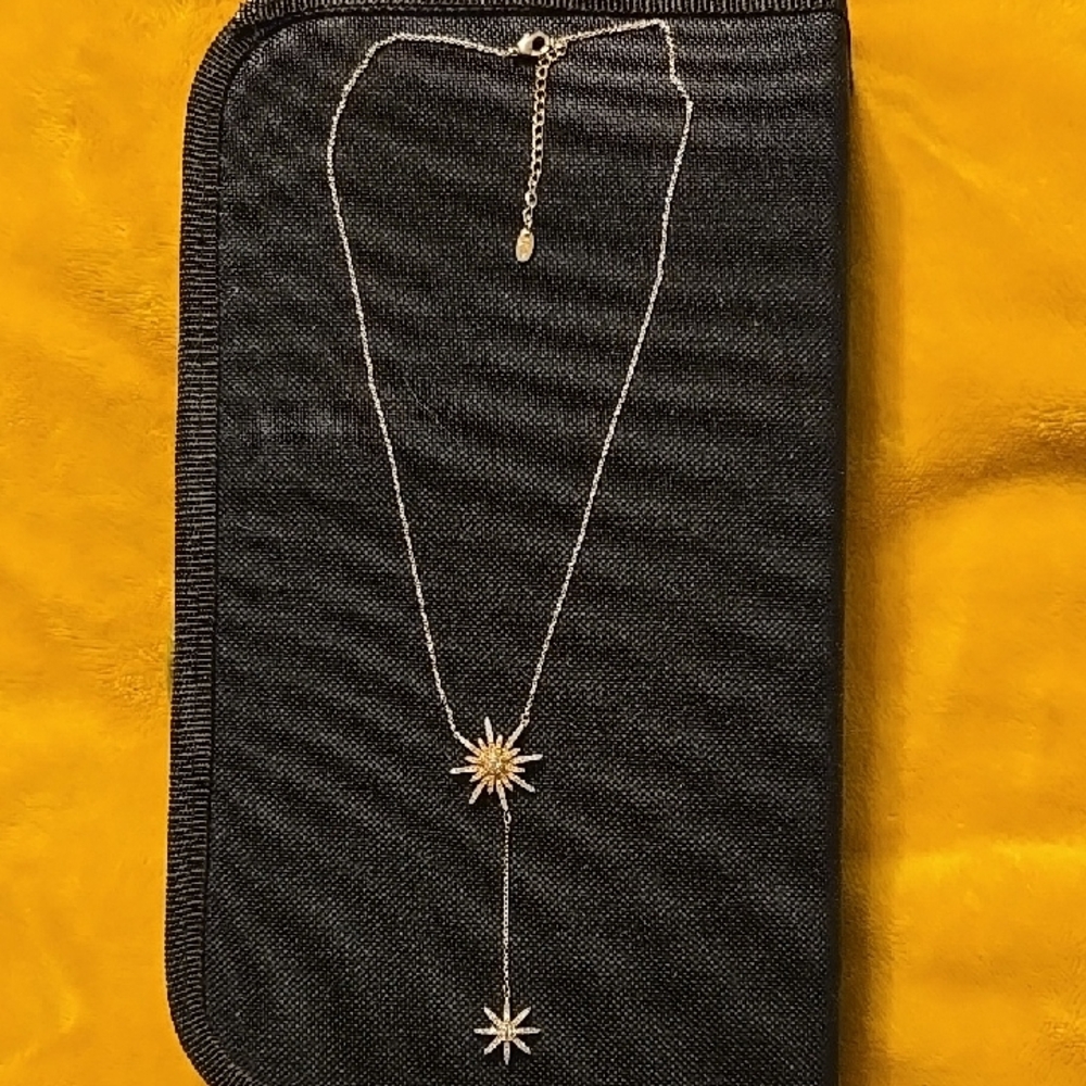 North Star Necklace Elegant Gold Tone
